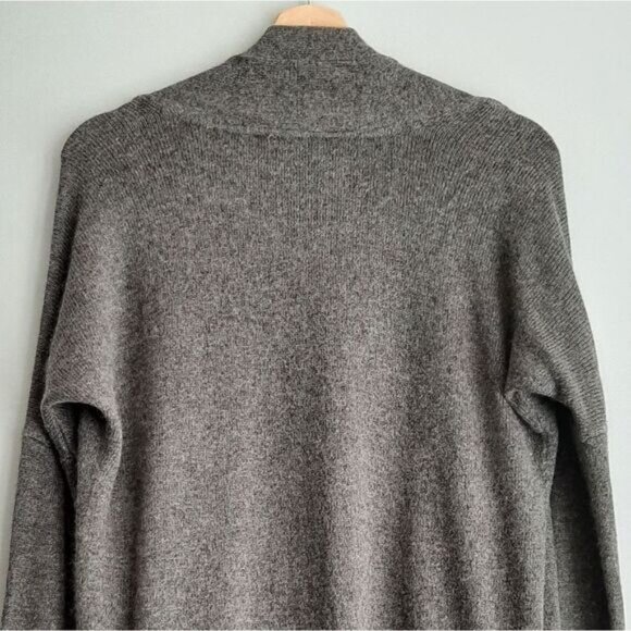 AZURE SKIES / Aritzia Lenox Sweater Cardigan Relaxed Fit Grey Sz XXS - Picture 8 of 15